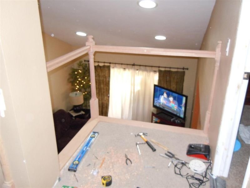 Banister 8