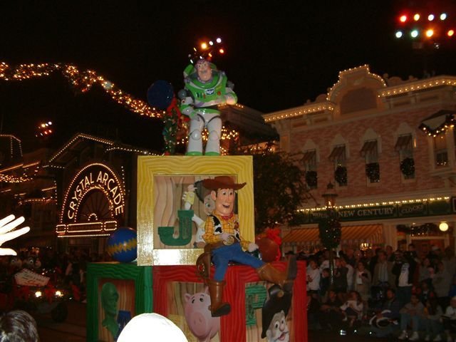 Buzz & 

Woody