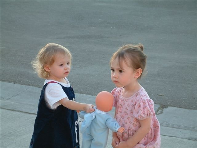 Nicole & 

Ella Sharing (Not)